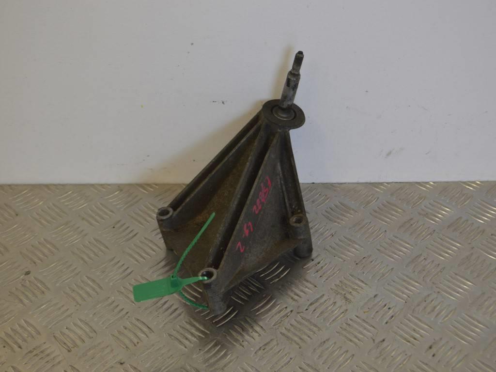 Кронштейн КПП Renault Laguna 2 (2001-2007) 8200000023