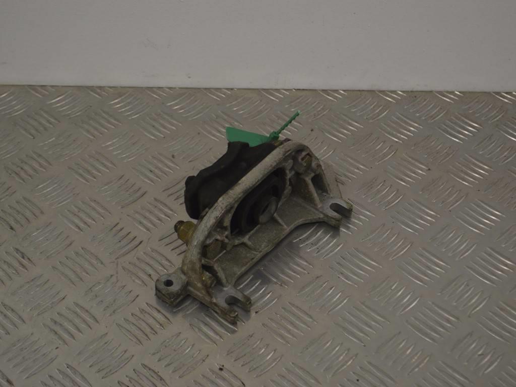 Кронштейн КПП Renault Logan 1 (2004-2014) 8200216113