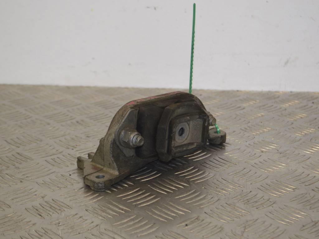 Кронштейн КПП Renault Logan 1 (2004-2014) 8200216113