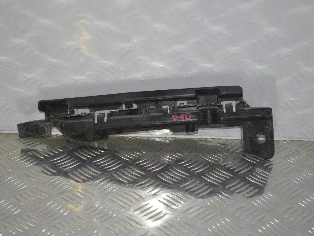 Кронштейн крепления бампера переднего Renault Laguna 3 (2007-2015) 622200006R