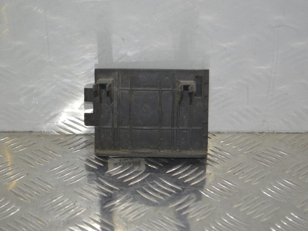 Кронштейн крепления бампера переднего Renault Megane 1 (1996-2002) 7700425325