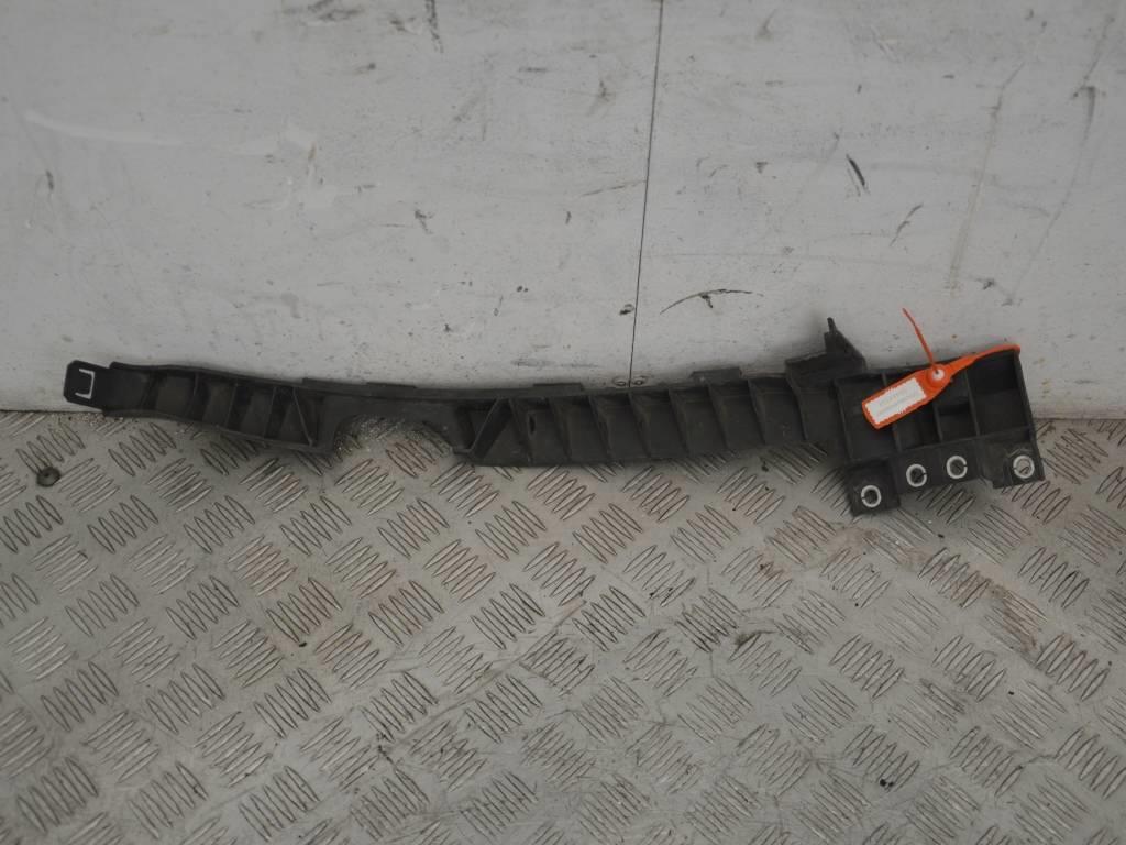 Кронштейн крепления бампера переднего