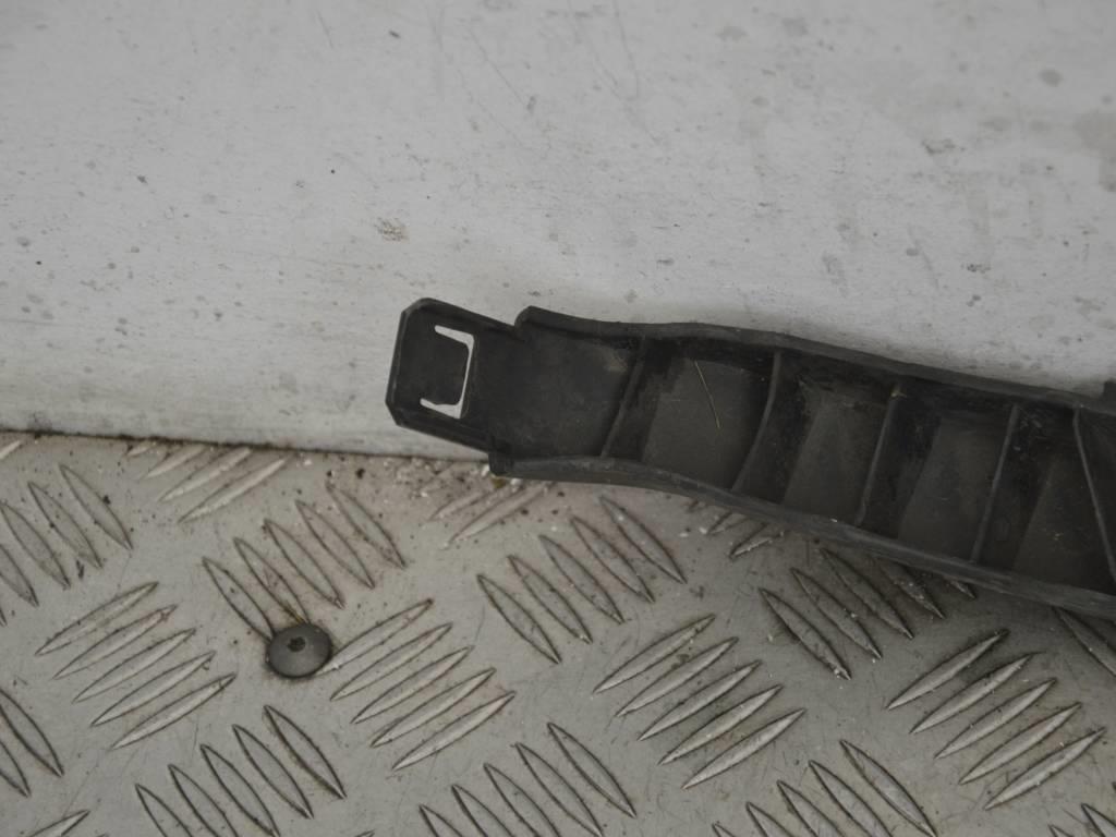 Кронштейн крепления бампера переднего