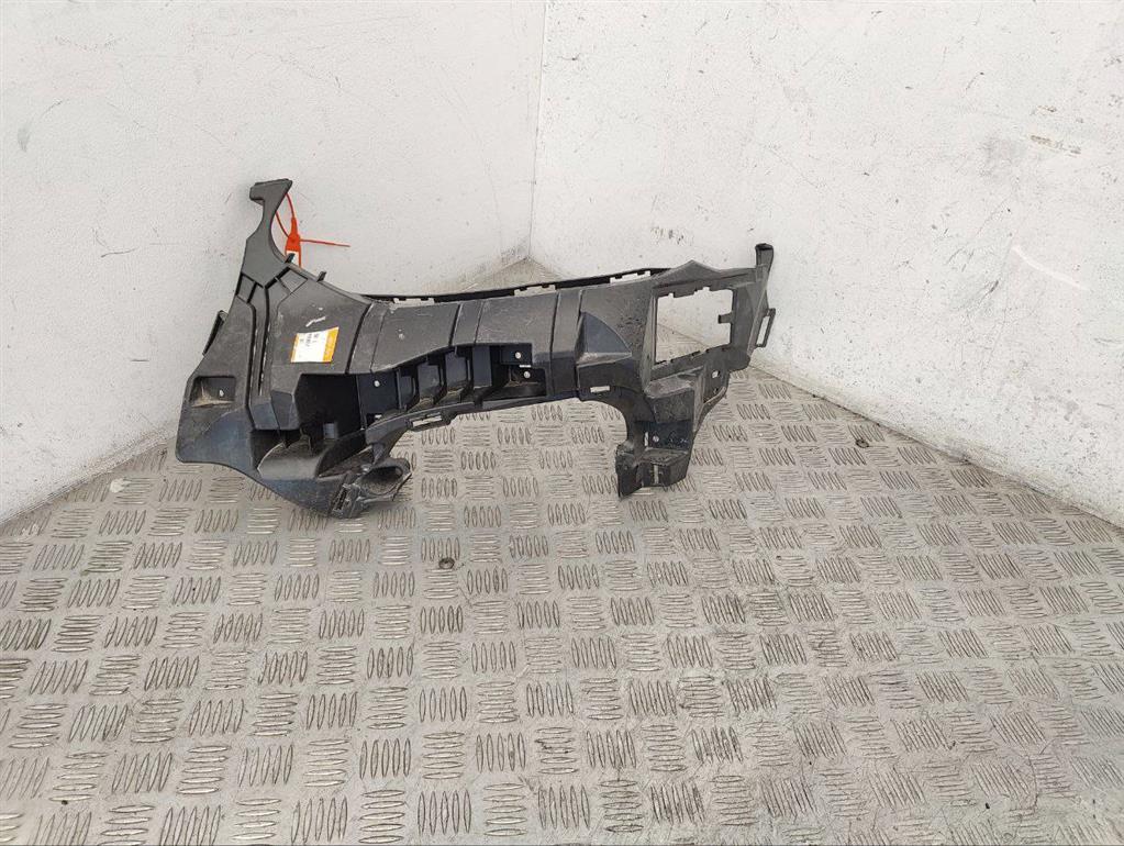 Кронштейн крепления бампера переднего