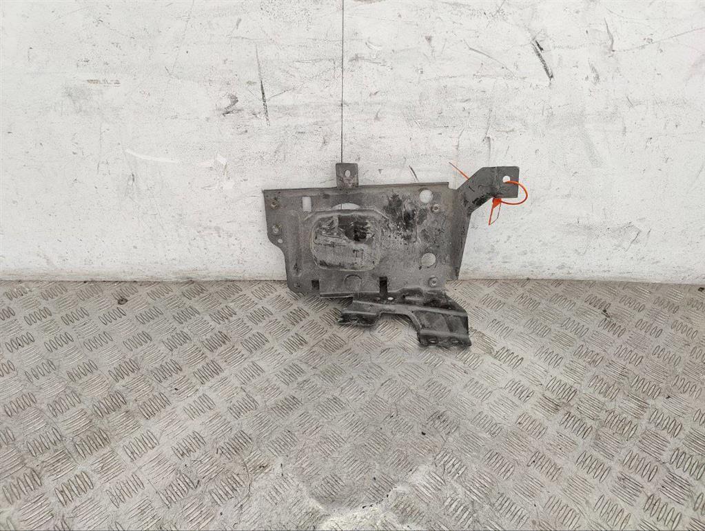 Кронштейн крепления бампера переднего