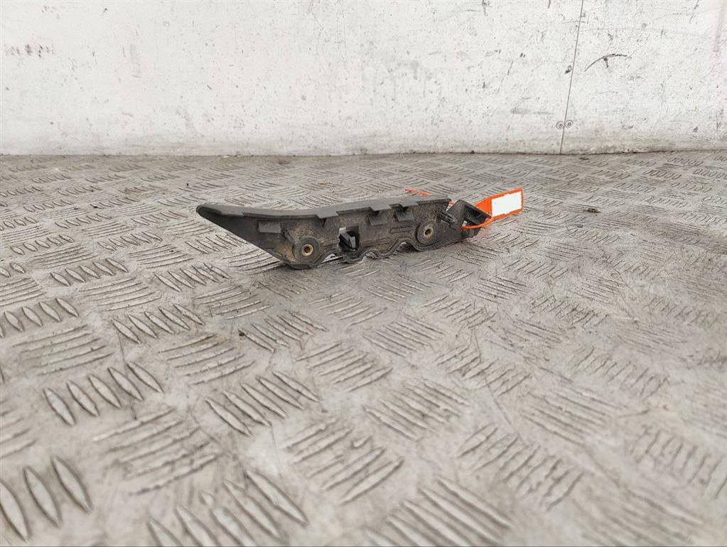 Кронштейн крепления бампера переднего