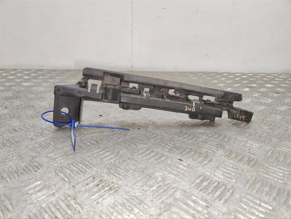 Кронштейн крепления бампера переднего