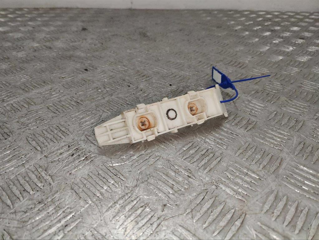 Кронштейн крепления бампера переднего