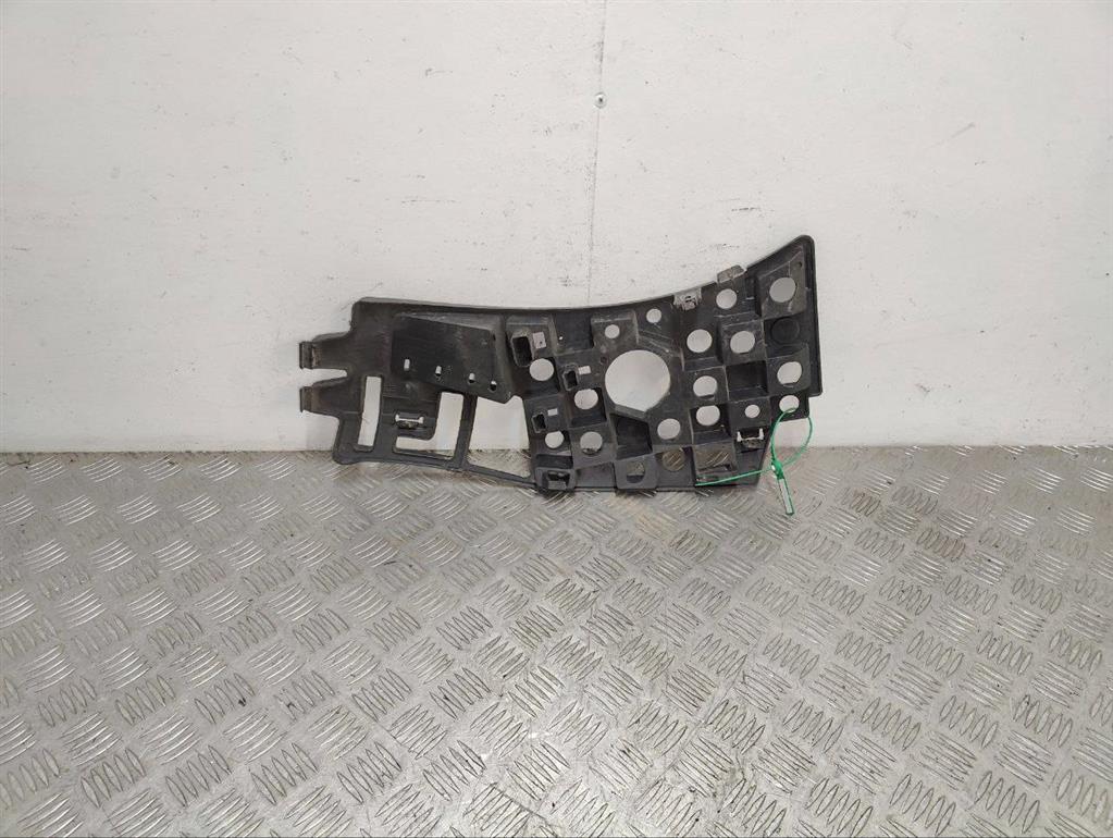 Кронштейн крепления бампера переднего