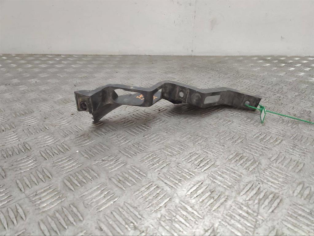 Кронштейн крепления бампера переднего