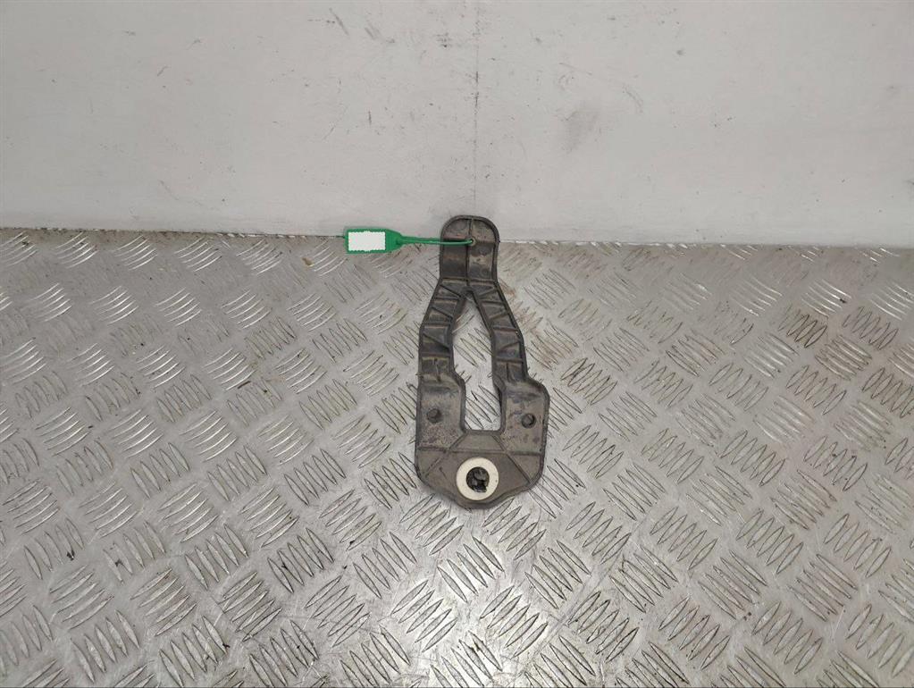 Кронштейн крепления бампера заднего