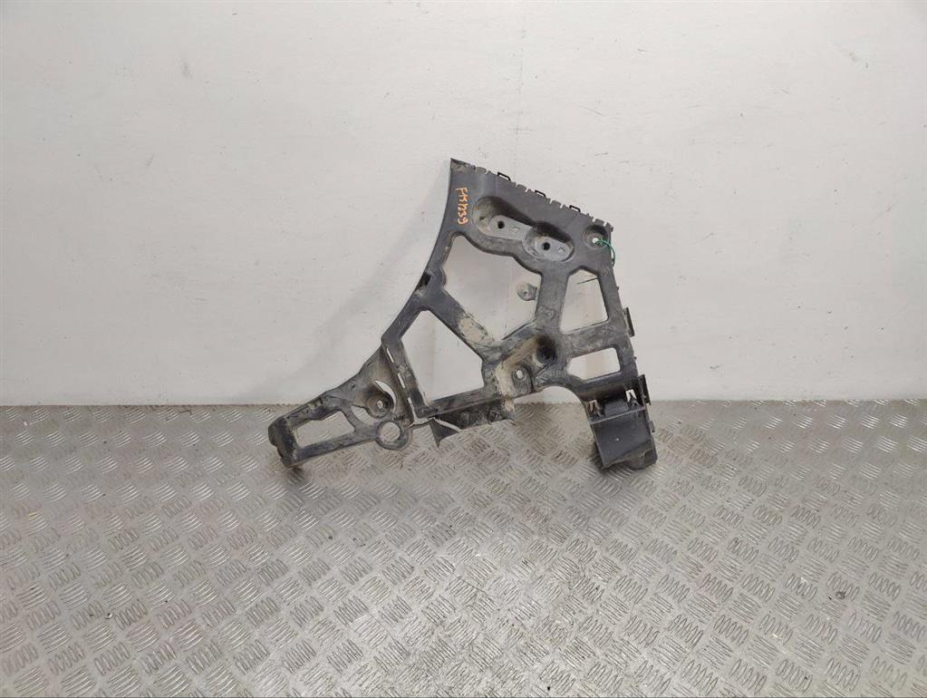 Кронштейн крепления бампера заднего