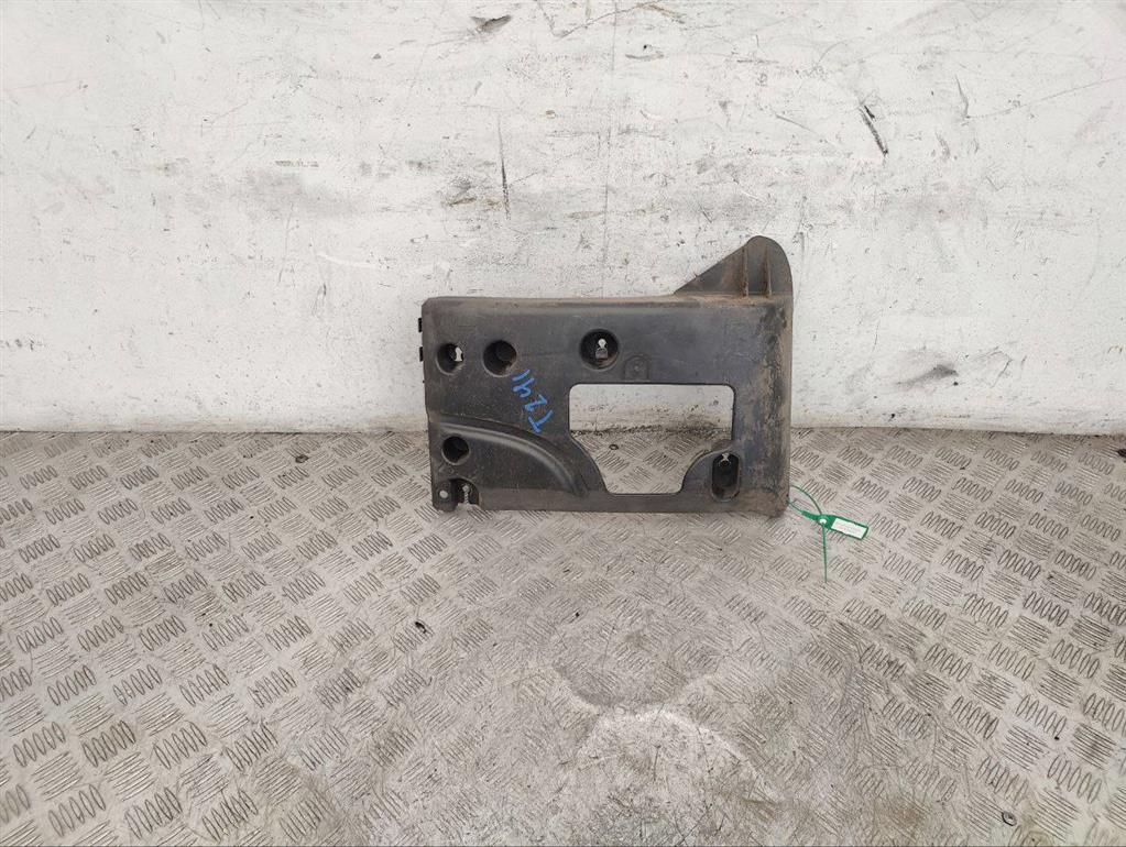 Кронштейн крепления бампера заднего