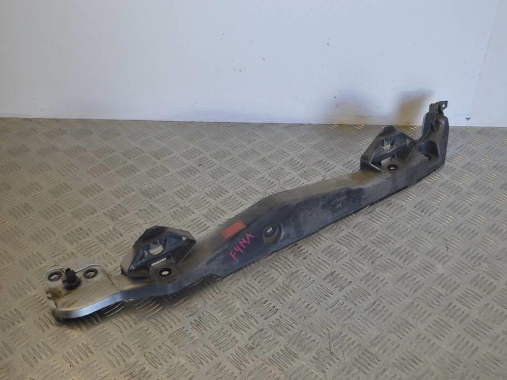 Кронштейн крепления крыла переднего левого