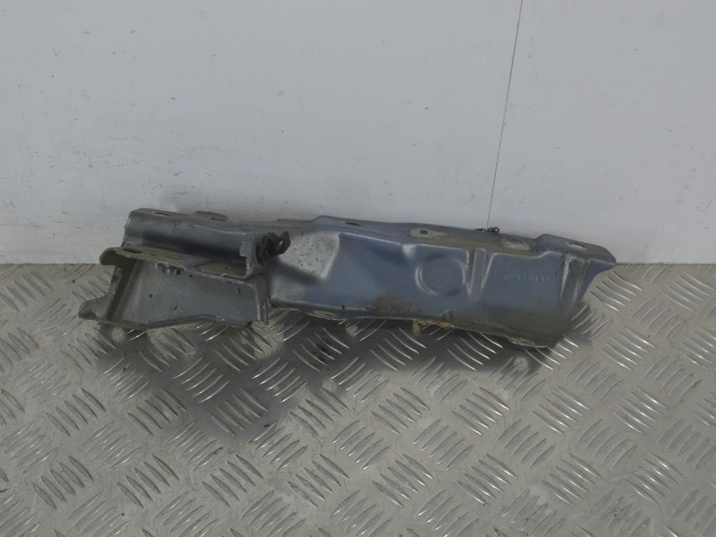 Кронштейн крепления крыла переднего правого Renault Scenic 2 (2003-2009)