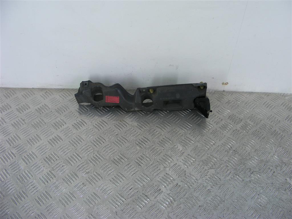 Кронштейн крепления крыла переднего правого