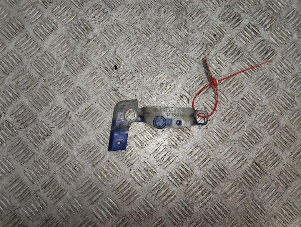 Кронштейн крепления крыла переднего правого