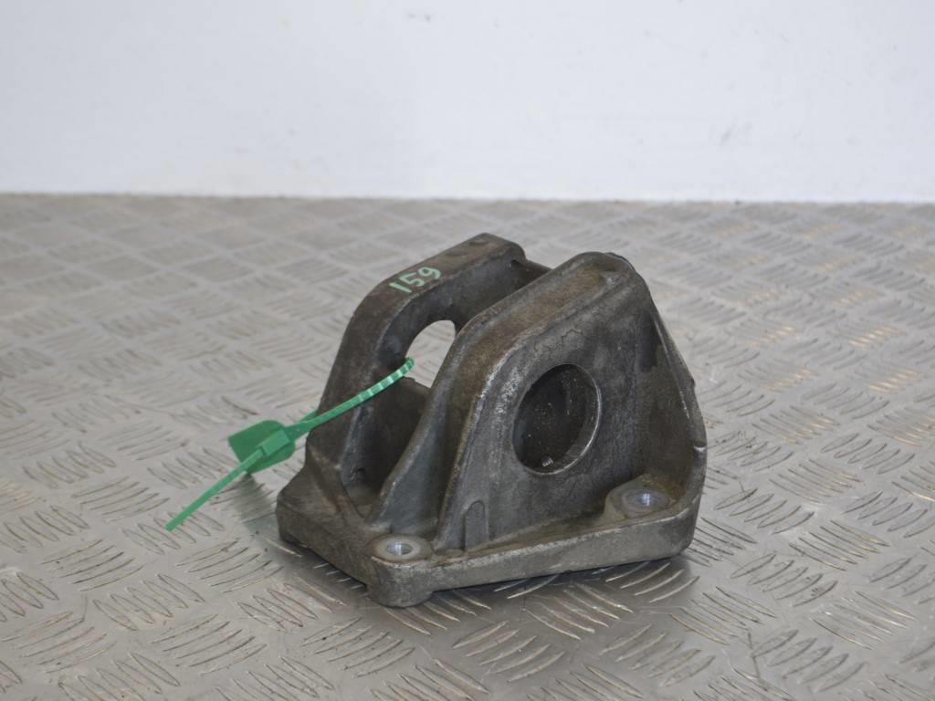 Кронштейн полуоси Renault Laguna 2 (2001-2007) 8200000034