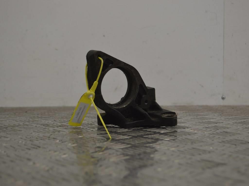 Кронштейн полуоси