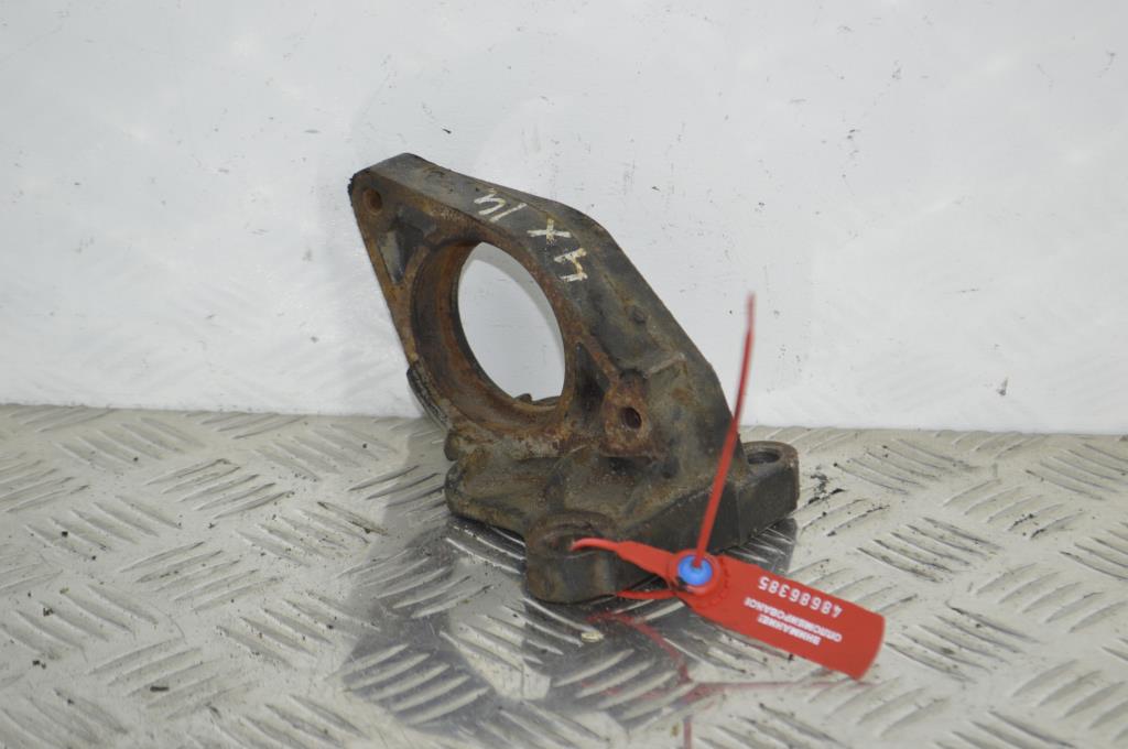 Кронштейн полуоси