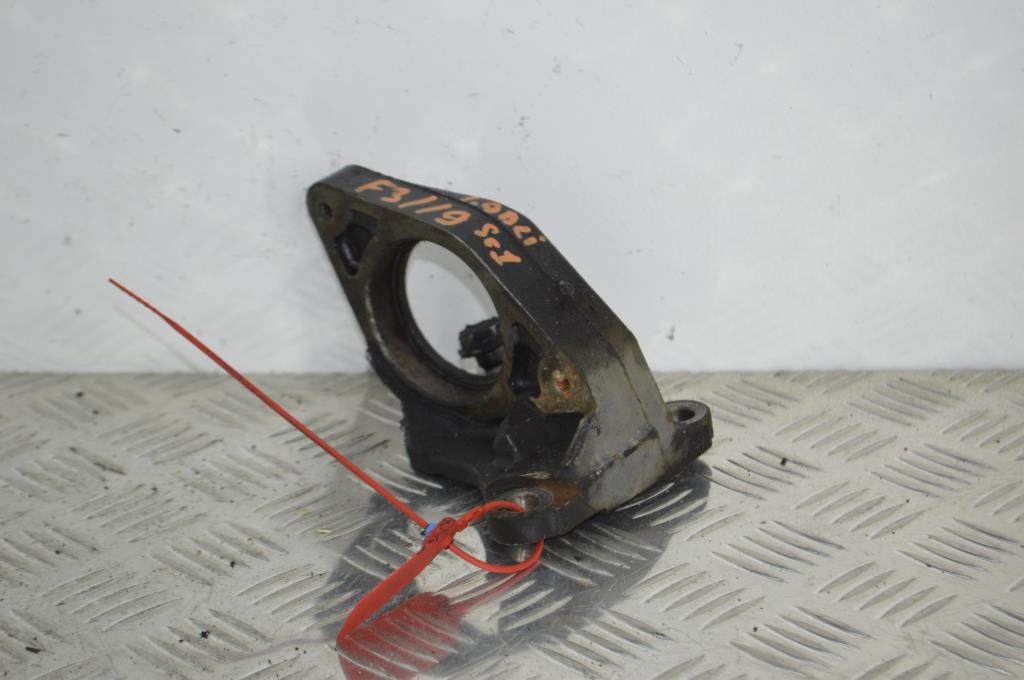 Кронштейн полуоси