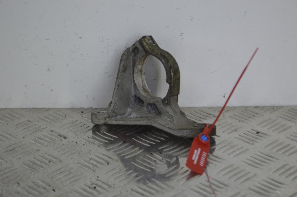 Кронштейн полуоси