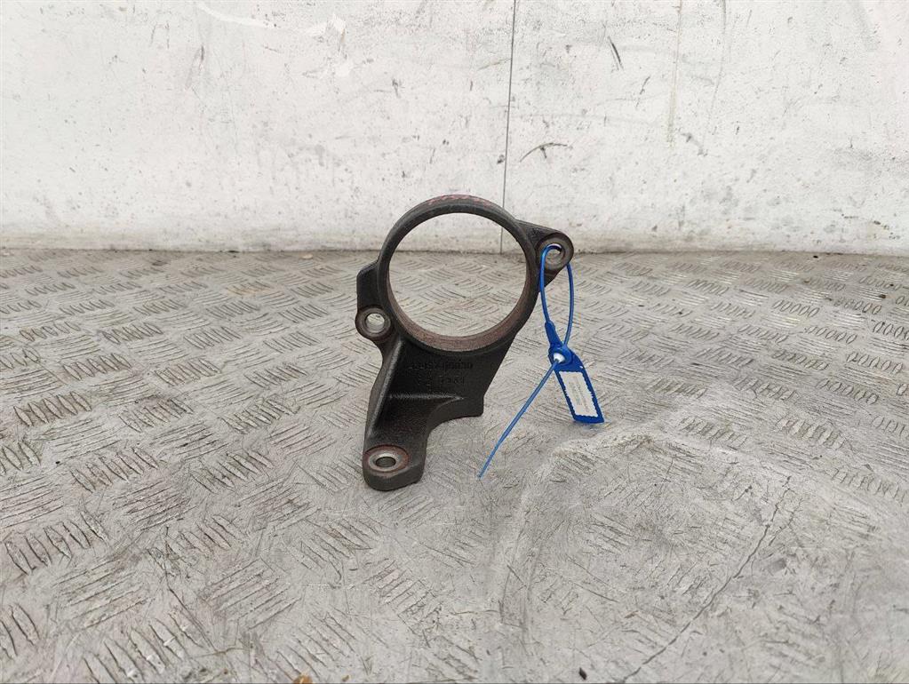 Кронштейн полуоси