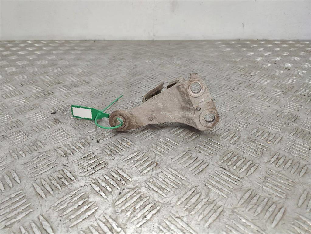 Кронштейн полуоси