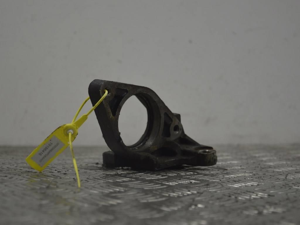 Кронштейн полуоси