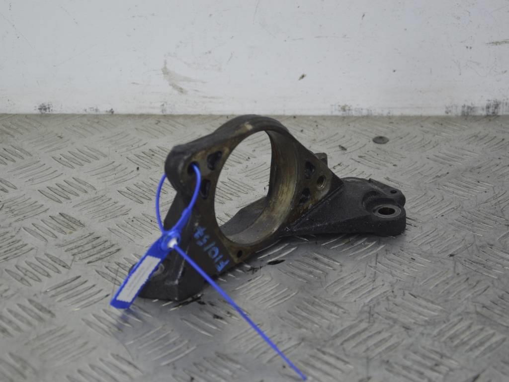 Кронштейн полуоси