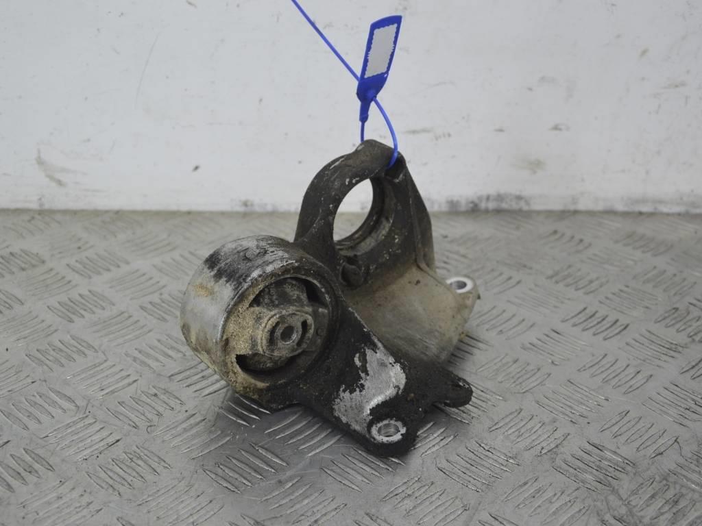 Кронштейн полуоси