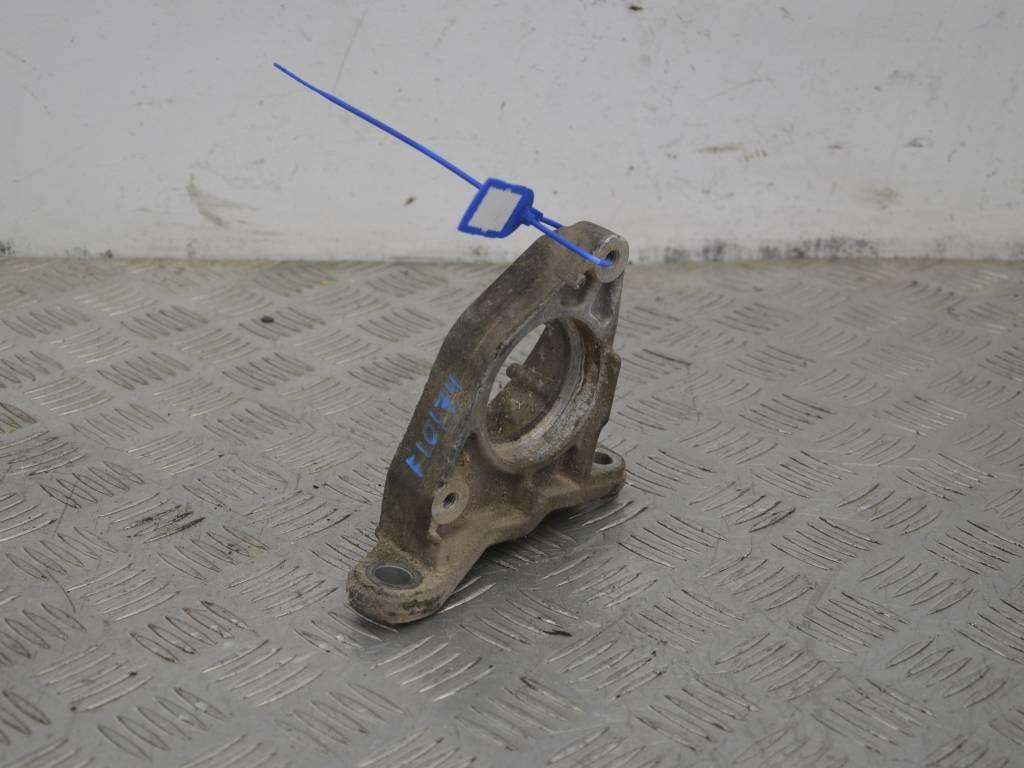 Кронштейн полуоси