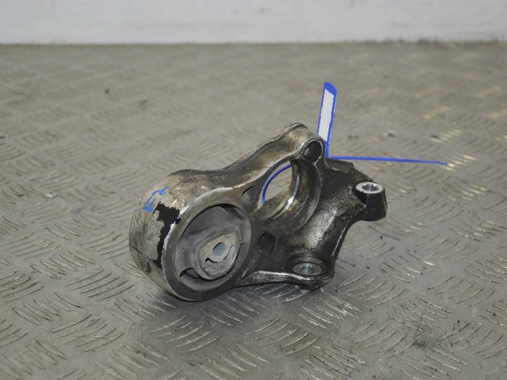 Кронштейн полуоси