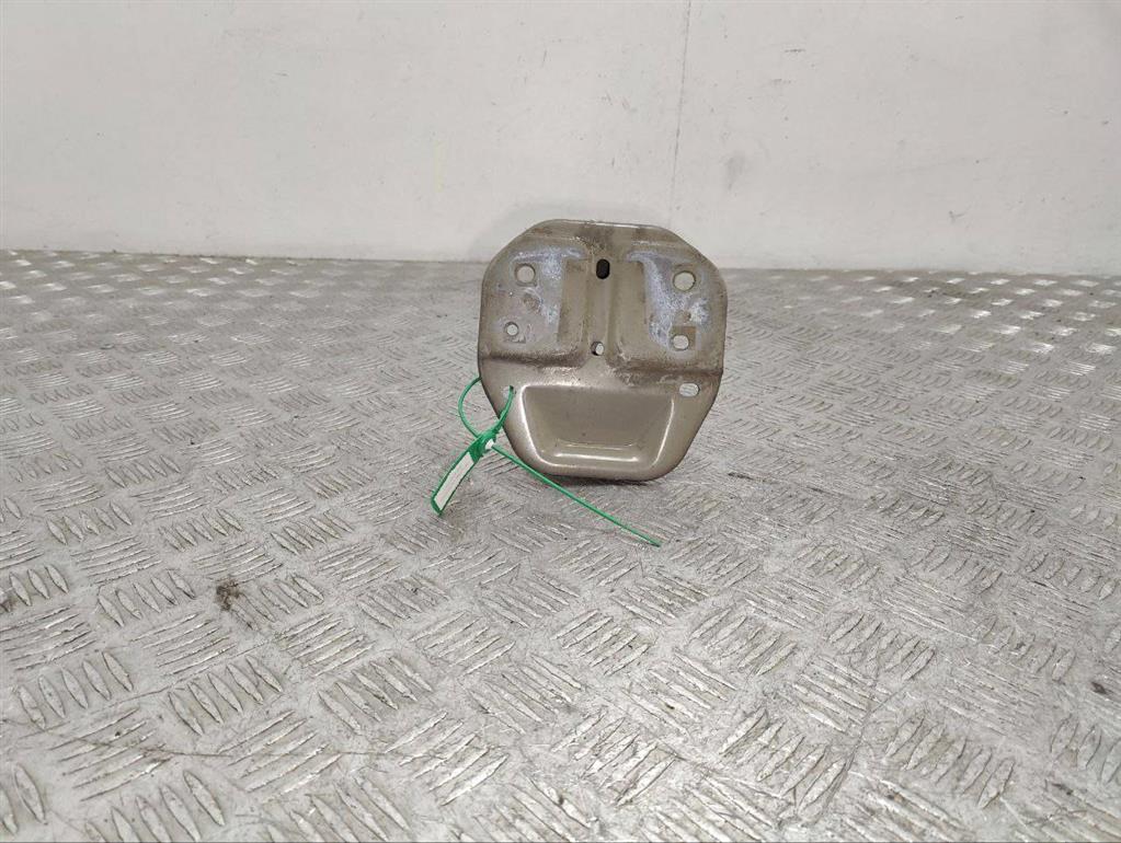 Кронштейн усилителя бампера переднего (домик)