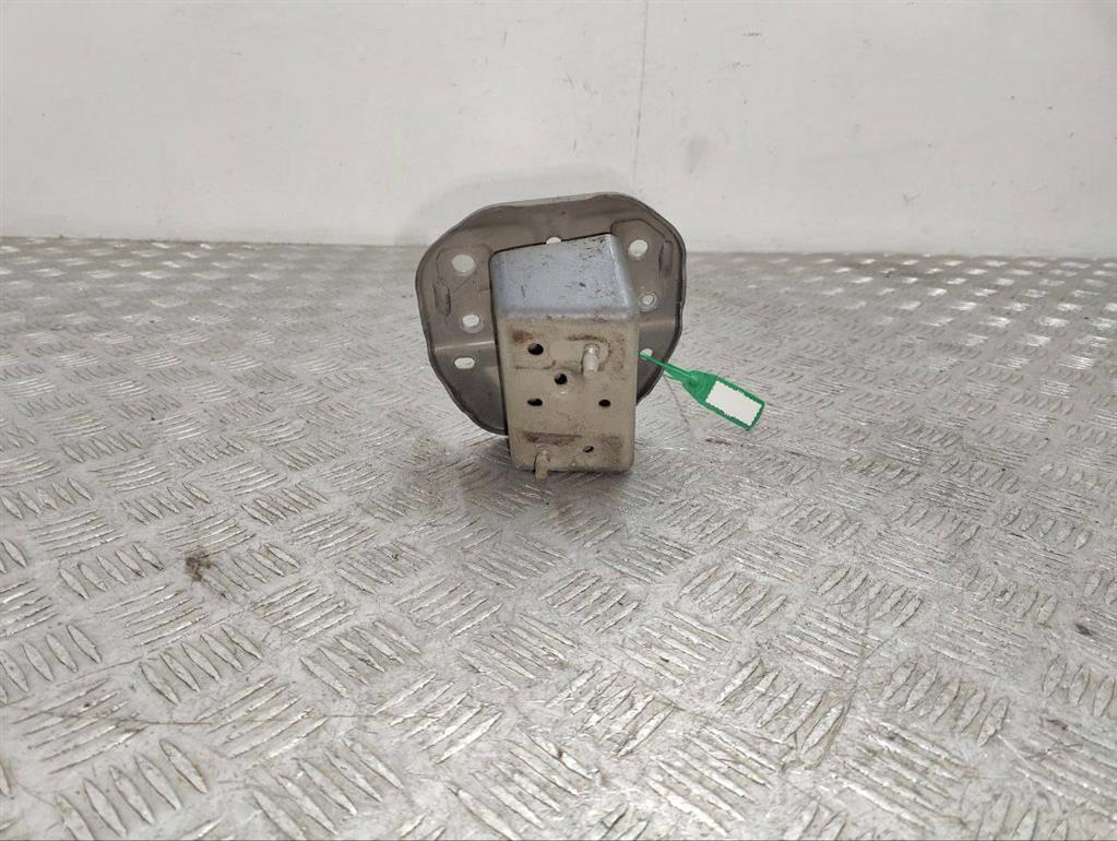 Кронштейн усилителя бампера переднего (домик)