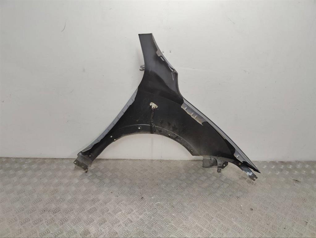 Крыло переднее левое