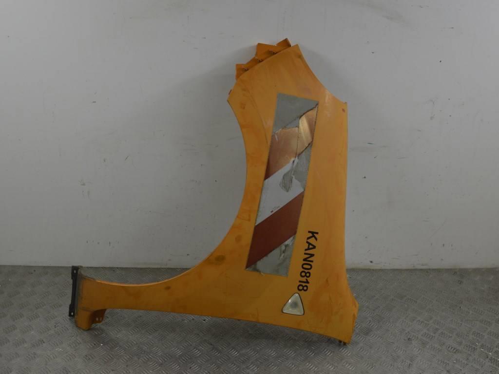 Крыло переднее левое