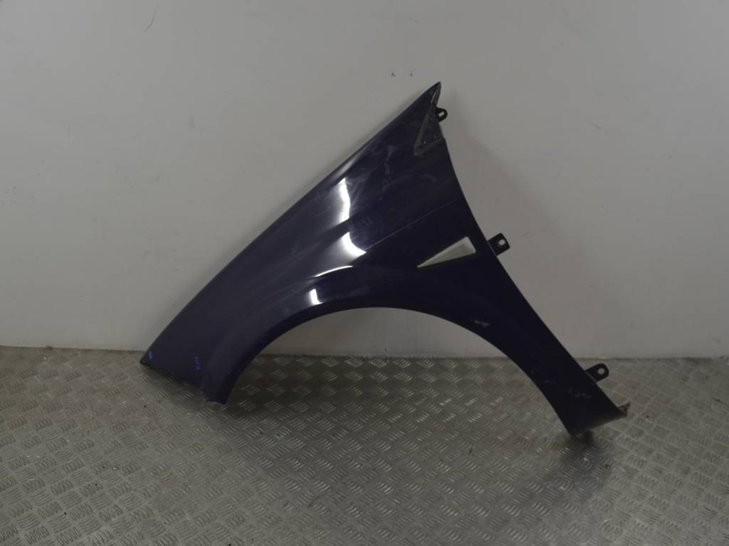 Крыло переднее левое