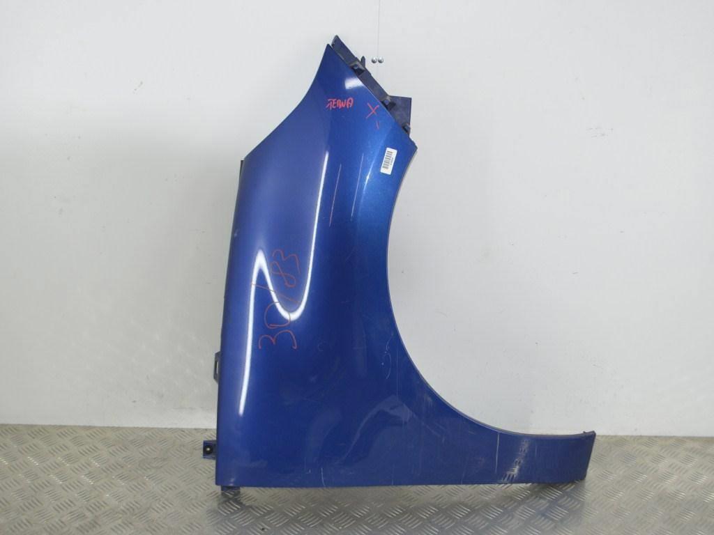 Крыло переднее правое