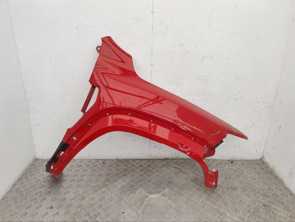 Крыло переднее правое