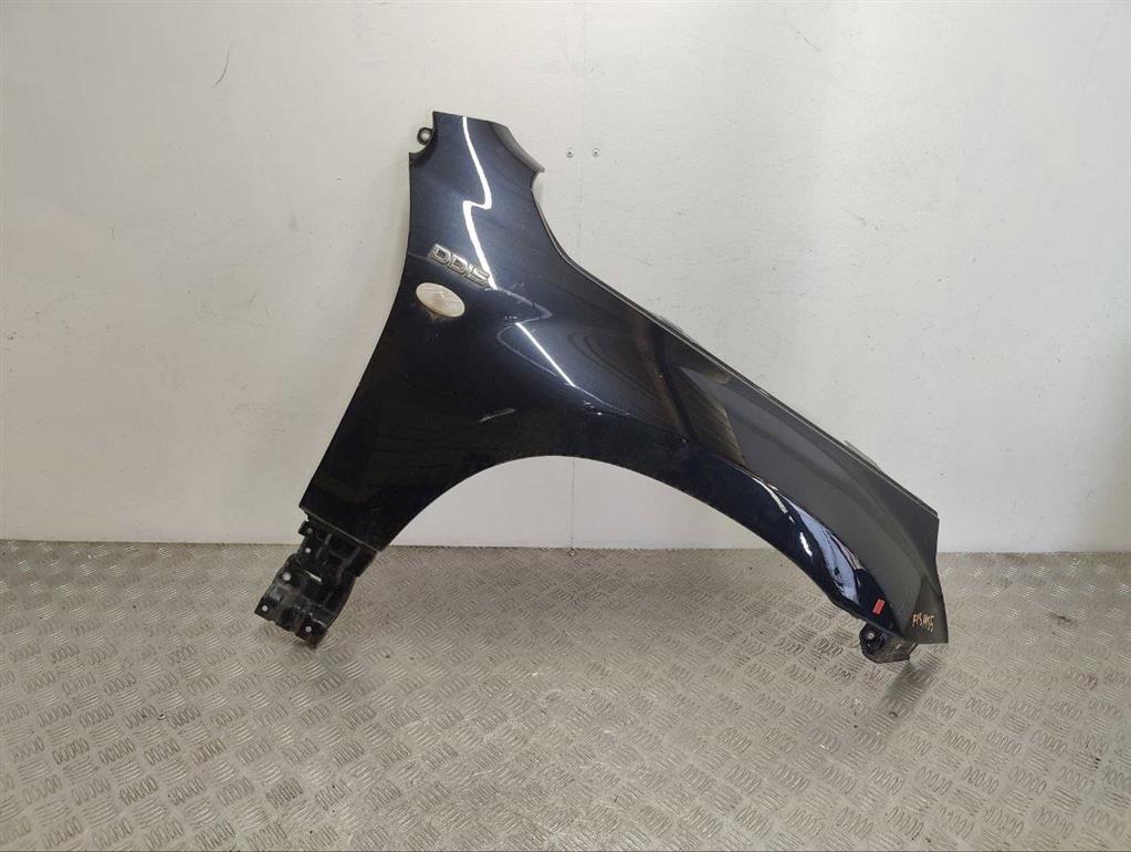 Крыло переднее правое