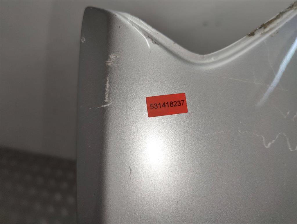 Крыло переднее правое