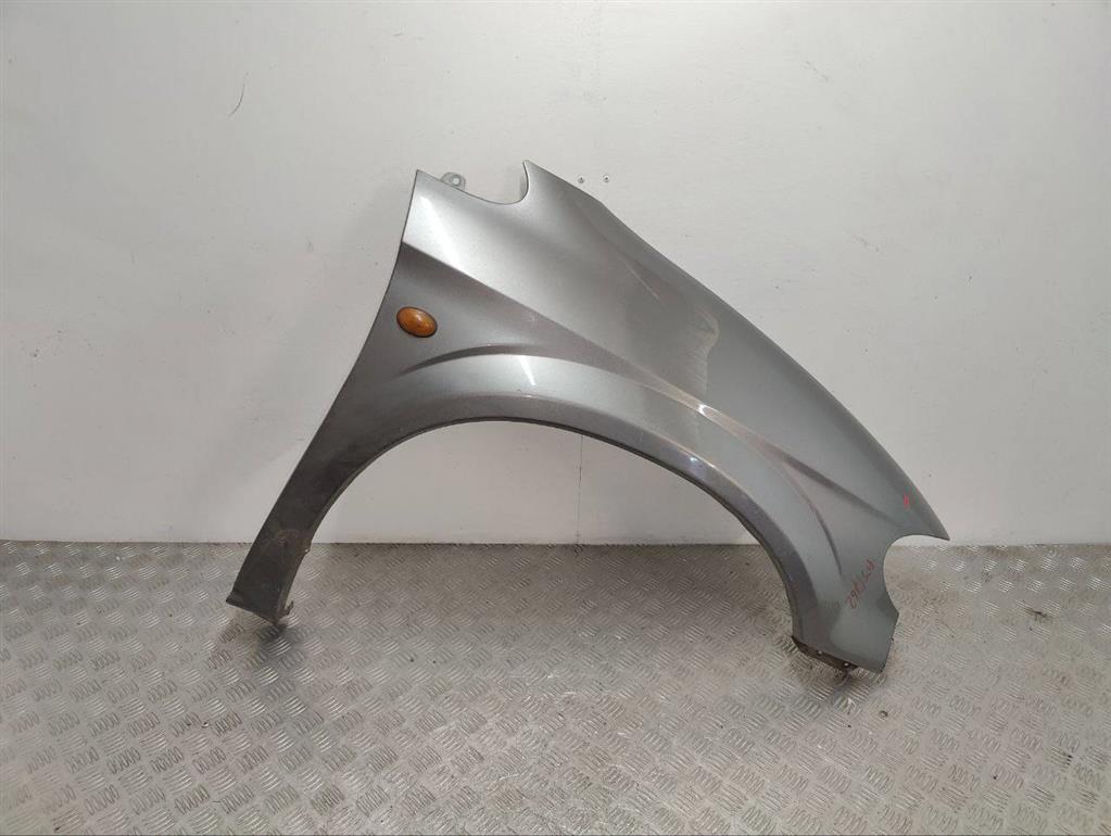 Крыло переднее правое