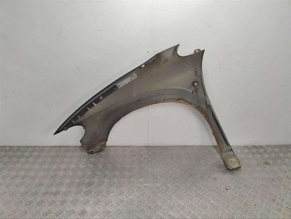 Крыло переднее правое