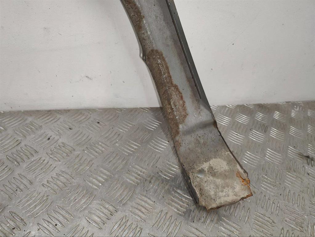 Крыло переднее правое