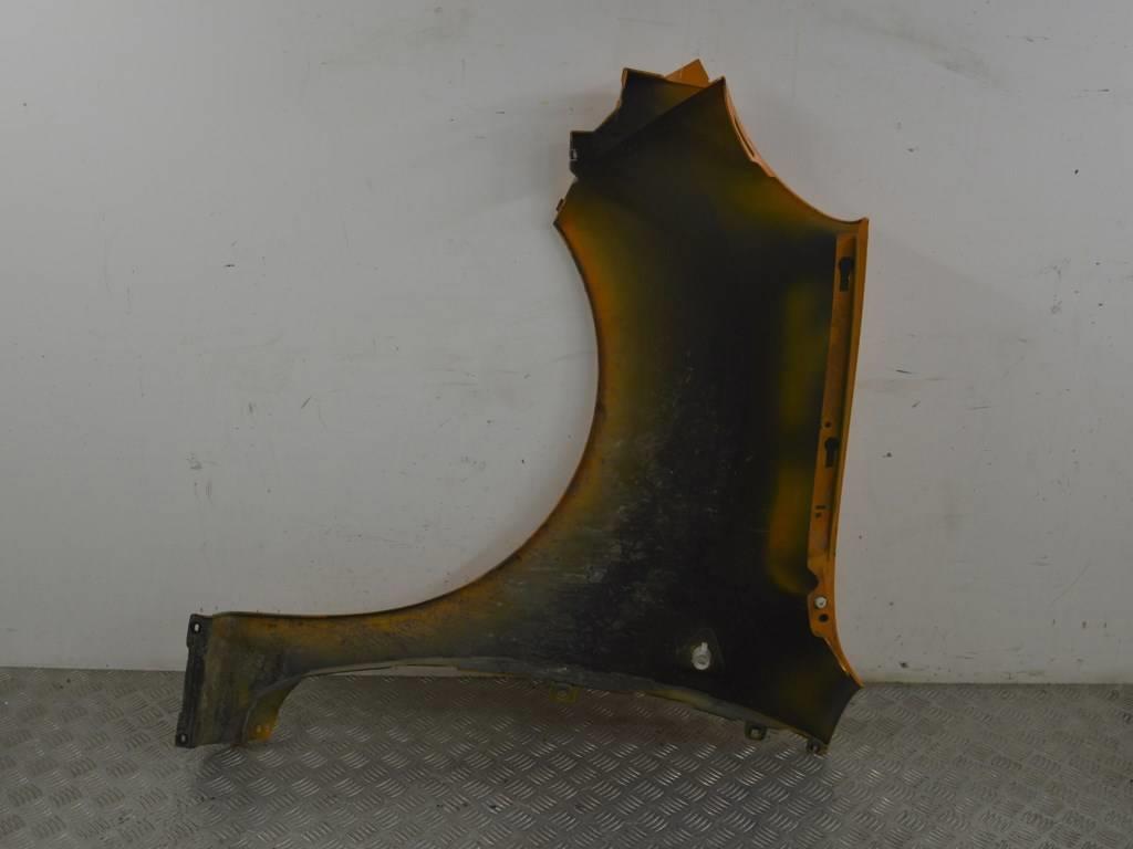 Крыло переднее правое