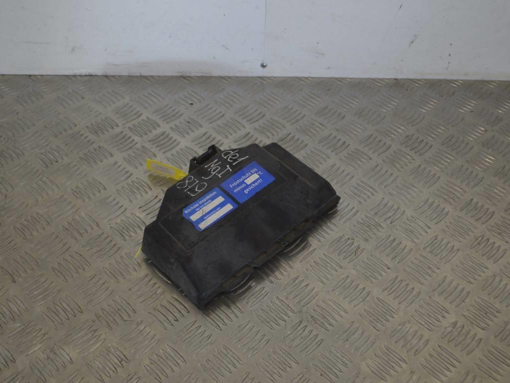 Крышка блока предохранителей