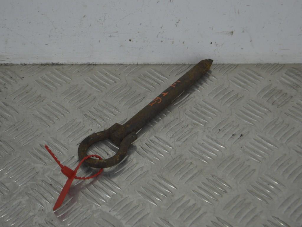 Крюк буксировочный Renault Laguna 1 (1993-2001)