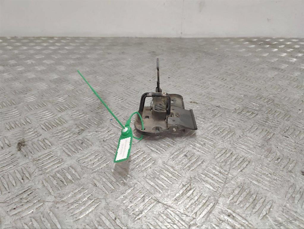 Крюк капота