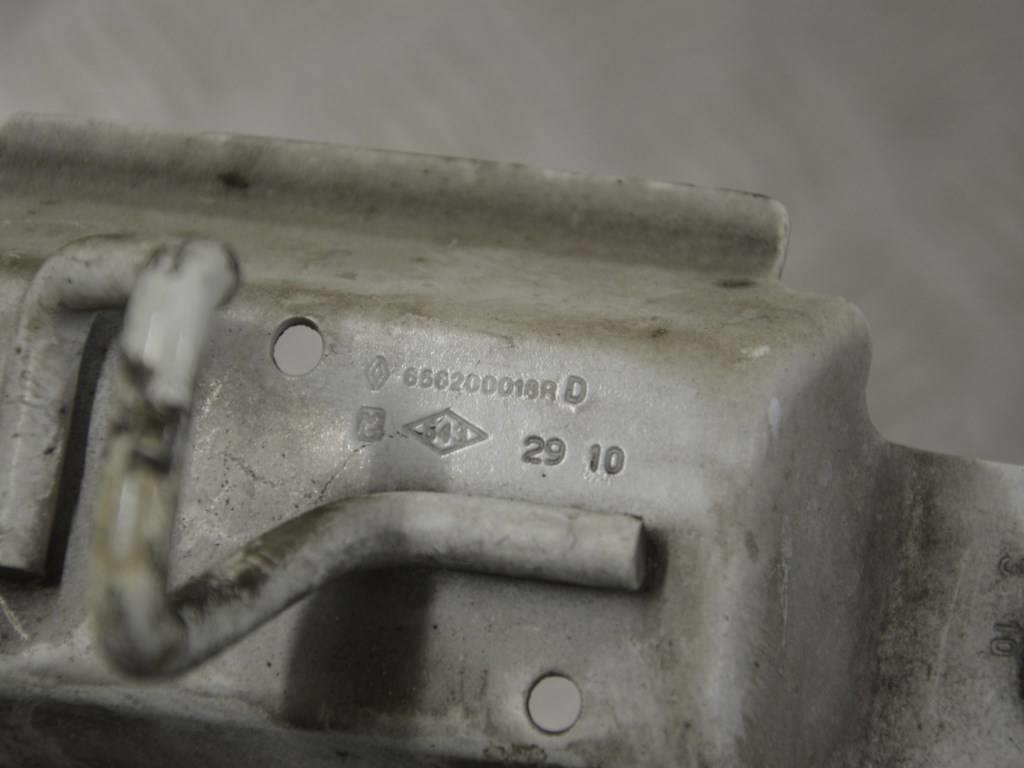 Крюк капота